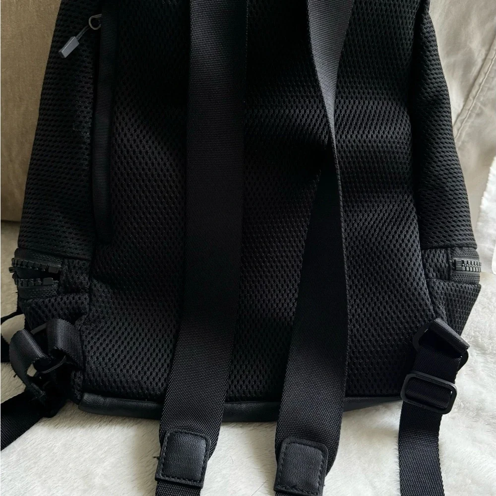 Lululemon Backpack - Picture 11 of 12